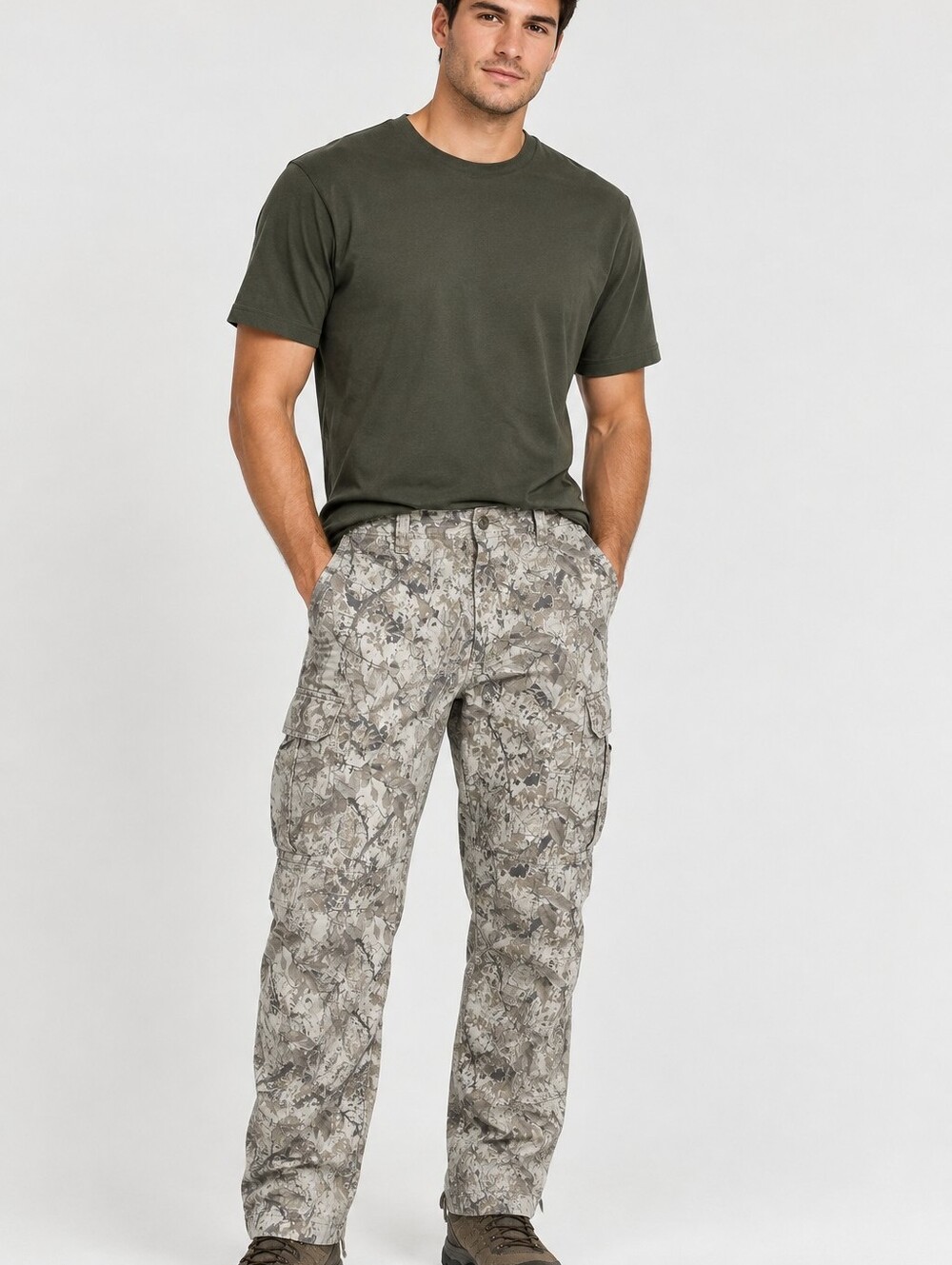 American Eagle Outfitters Mean's Gray Camouflage